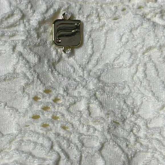 Fabletics Seamless Lace Floral Bodysuit Size L - Picture 9 of 11